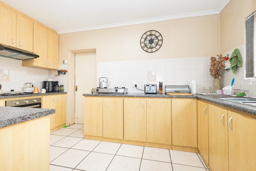 3 Bedroom Property for Sale in Uitzicht Western Cape